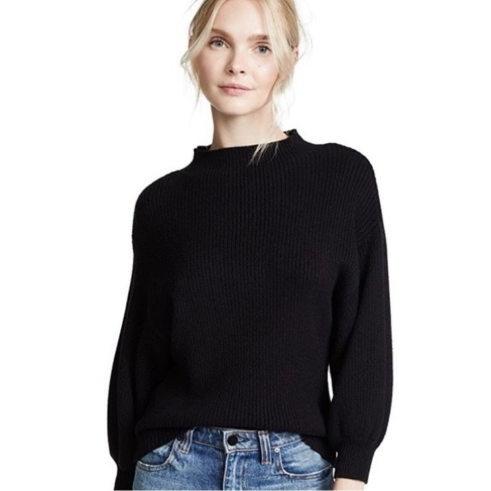 Line and Dot Alder Sweater